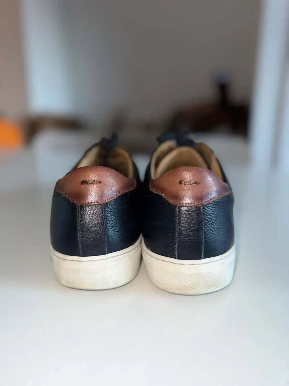 To Boot New York Devin Leather Sneakers Size 11